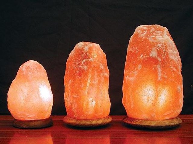 10 razloga zašto kupiti LAMPU OD HIMALAJSKE SOLI