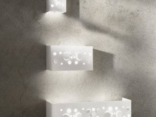 Zidne lampe iz iste serije (dostupne u crnoj boji)