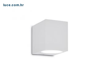 zidna lampa bijela