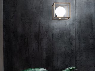 Zidna lampa kocka
