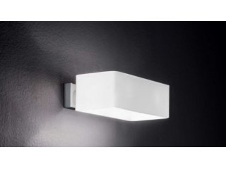 Zidna lampa Box bijela