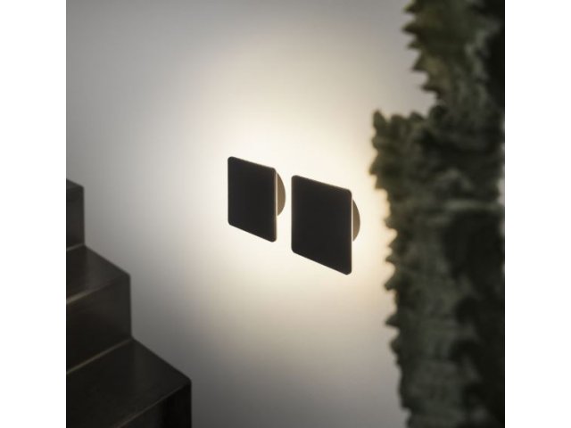 Zidna lampa Cover kvadratna crna