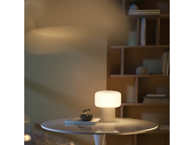 Elegantna stolna lampa Omaggio